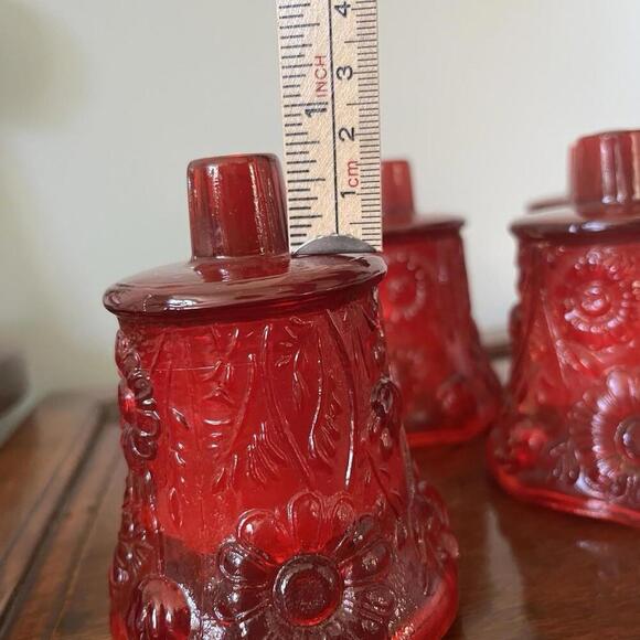 Holding for MBED  Daisy Floral Red Glass Peg Votive Candle Holder set of 5 — - Picture 7 of 12